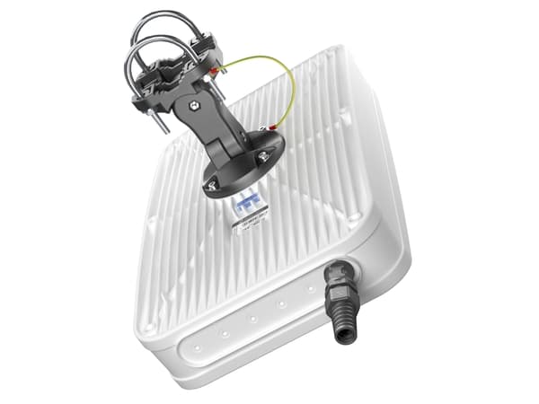 QuWireless QuMax Omni for TRB500, 4 dBi, 0.617-0.96/1.7-2.2/2.2-2.7/3.3–3.8, 3 / 4 dBi, 50 O, 360°, 35°