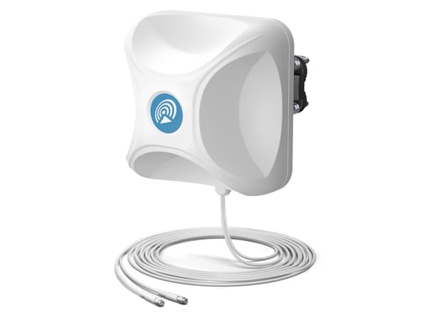 QuWireless AP5G2-G, 7 dBi, 0,617-0,96/1,7-2,7/3,3-4,6/4,7-6 GHz, 7 dBi, 50 ohm (O), 80°, 80°