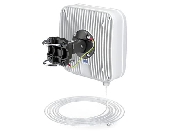 QuWireless APLS1-H1, 7 dBi, 0.694-0.96/1.7-2.2/2.2-2.7 GHz, 7 dBi, 50 O, 70°, 70°
