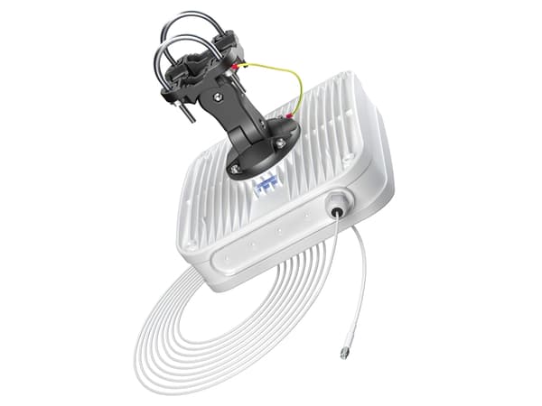 QuWireless APLS1-H, 7 dBi, 0.694-0.96/1.7-2.2/2.2-2.7 GHz, 7 dBi, 50 O, 70°, 70°