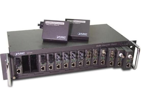Planet MC-1500R serverskåp för 15 st 19"-omvandlare