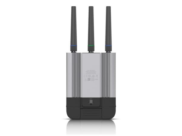 Ubiquiti UniFi - Trådløs ruter 1GbE - WAN-porter: 2 2,4 GHz