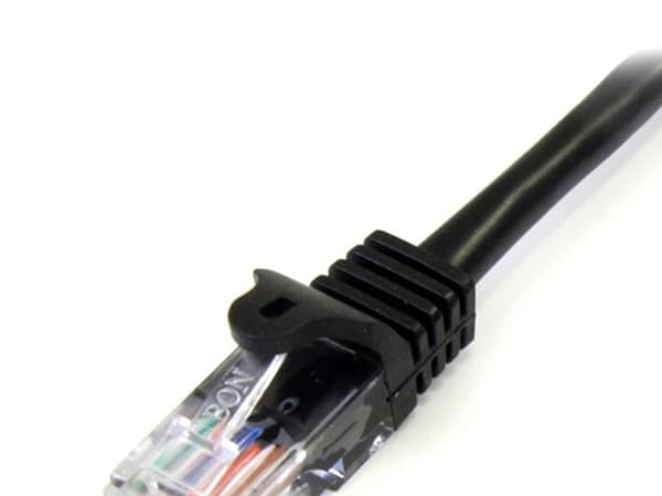 StarTech.com Cat5e patchkabel med hakfria RJ45-kontakter – 1 m, svart