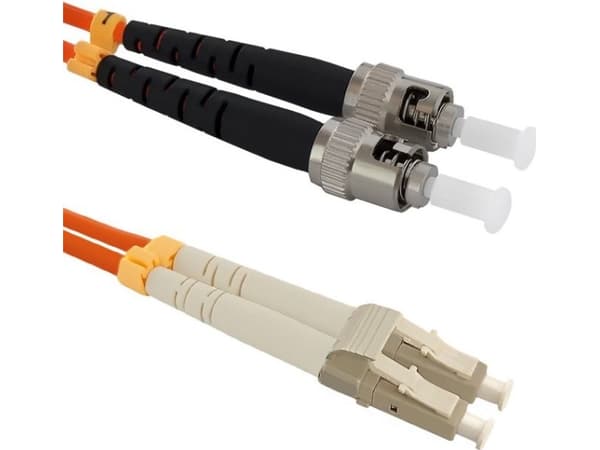 Qoltec - Patchkabel - LC/UPC multimodus (han) til ST/UPC multimodus (han) - 2 m. - fiberoptik - dupleks - 50 / 125 my - OM2 - halogenfri - oransje