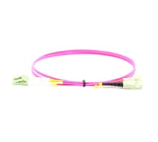 MicroConnect - Nettverkskabel - LC/UPC multimodus til SC/UPC multimodus - 2 m. - fiberoptikk - 50 / 125 my - OM4 - halogenfri - erika-fiolett