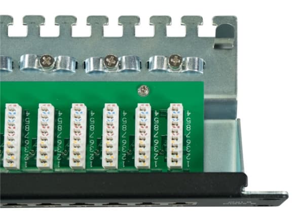 EFB Elektronik 37667SW.1M, 5000 Mbit/s, RJ-45, Gull, Sort, Rackmontering, 1U