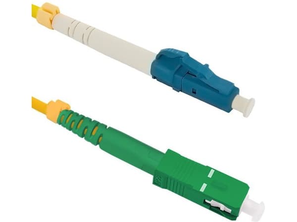 Qoltec - Koblingskabel - LC/UPC-enkeltmodus (hann) til SC/APC-enkeltmodus (hann) - 2 m - fiberoptisk - simpleks - 9 / 125 micron - G.652D - halogenfr
