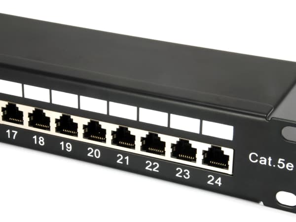 Utstyr 327425, RJ-45, Cat5e, Sort, Reolmontering, 1U, CE