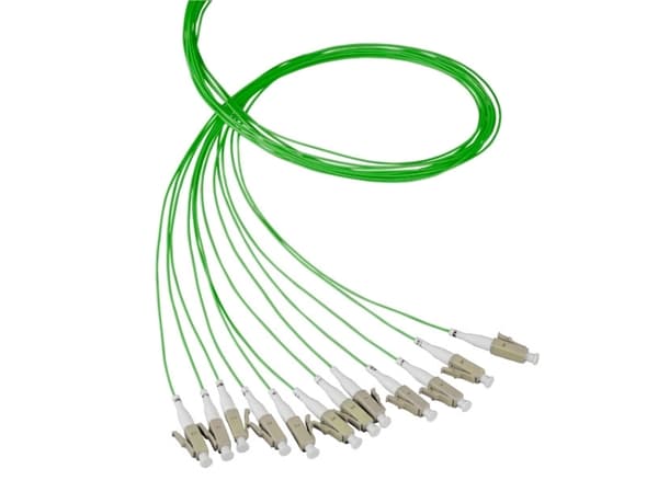 EFB Elektronik O3686.2, 2 m, OM4, Pigtail