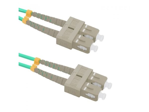 Qoltec - Patchkabel - SC/UPC multimodus (hann) til SC/UPC multimodus (hann) - 2 m. - fiberoptikk - dupleks - 50 / 125 my - OM4 - halogenfri