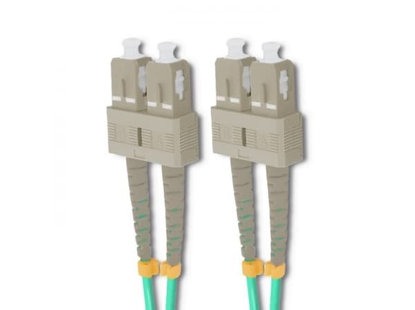 Qoltec - Patchkabel - SC/UPC multimodus (hann) til SC/UPC multimodus (hann) - 2 m. - fiberoptikk - dupleks - 50 / 125 my - OM4 - halogenfri