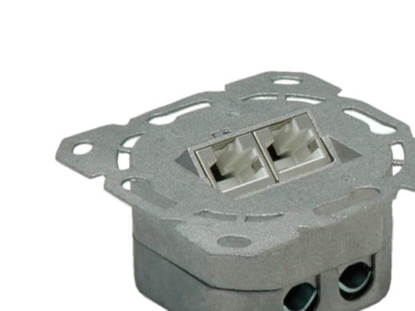 Value Cat.6a Flush Mount Wall Jack, STP, vertical white, Hvit, Metall