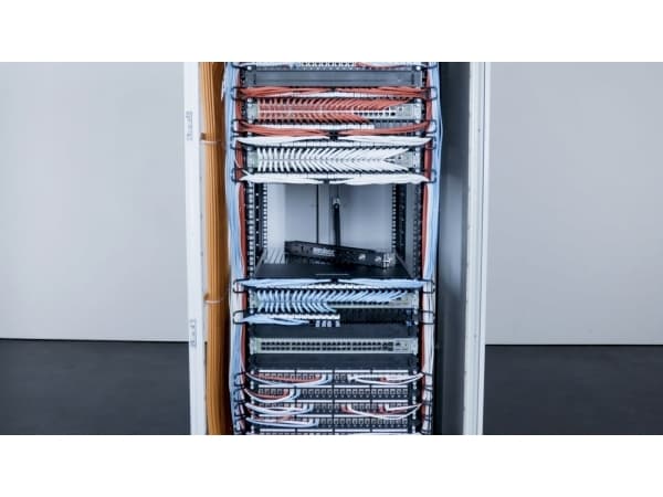 PATCHBOX P36STPXC6AX24V, 0,8 m, Cat6a, U/FTP (STP), RJ-45, RJ-45