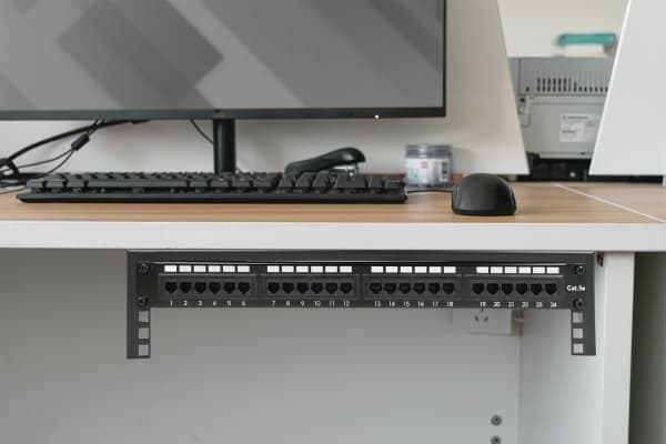 DIGITUS veggmonteringsramme svart 19'' brakett/4HE/194x504x151mm