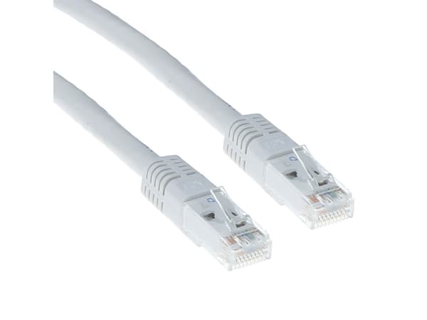 ACT White 15 meter U/UTP CAT6A patch cable with RJ45 connectors. Cat6a u/utp white 15.00m (IB9315)