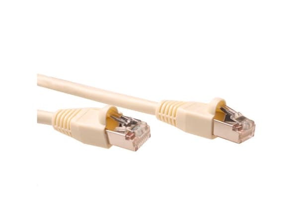ACT Ivory 10 meter SF/UTP CAT5E patch cable snagless with RJ45 connectors. Cat5e sf/utp snagless iv 10.00m (IB7010)
