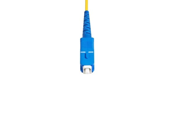StarTech.com 100 m (328 jalkaa) SC–SC (UPC) OS2-yksimuotoinen valokuitukaapeli, 9/125 µm, 40 G/100 G, taipumaton, pieni lisäyshäviö, LSZH-kuitukaapel