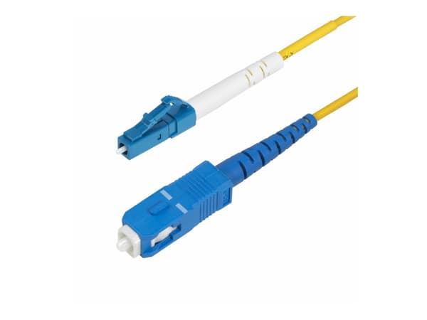 StarTech.com 5m (16.4ft) LC to SC (UPC) OS2 Single Mode Fiber Cable - Patch-kabel - LC/UPC enkelläge (hane) till SC/UPC enkelläge (hane) - 5 m - 2 mm