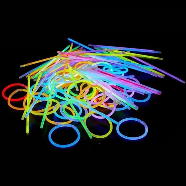 SHOP-STORY - GLOWSTICKS: 100 fluorescerande stickor med anslutningar - Lys upp dina stunder med detta lysande kit
