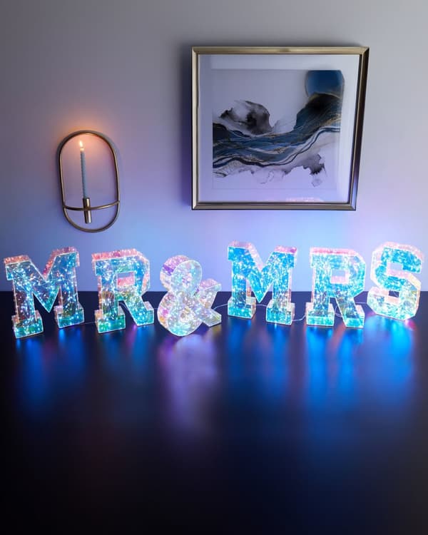 Oplyst LED-skilt flerfarvet iriserende med lys USB-skilt mr&mrs oplyste bogstaver