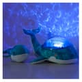 Miniatyrbild 4 av 5: Tranquil Whale™ Family Blue nattlampa plyschleksak - MOLN B - För baby - Vågprojektion - Marin melodi