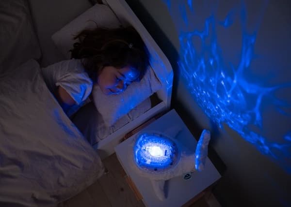 Cloud b - Uppladdningsbart White Tranquil Whale Night Light - BTL DIFFUSION