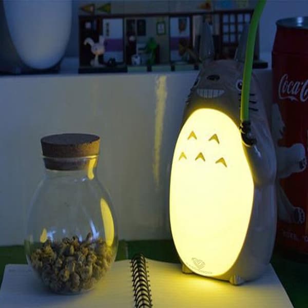 CONFOZEN Tecknad nattlampa Min granne Totoro LED-ögonskydd Lärbordslampa Vikbar flexibel slang