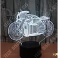 Miniatyrbild 1 av 4: TD® Dekorativ USB Autocykel 7 färger Fjärrkontroll Optisk illusion Nattljus 3D Visualisering Bordsbordslampor 3D Glow LED