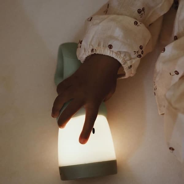 BEABA Nattlampa och ficklampa 2 i 1, bärbar, USB-uppladdningsbar, lång batteritid 90 timmar, Sage Green