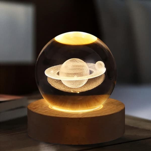 Bomclap 3D Crystal Ball -yölamppu, jäätelön värilamppu puisella jalustalla, aurinkokunnan kristallipalloplaneettalamppu, tähtitieteen lahja äidille Beige 6cm