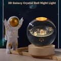 Miniatyrbild 7 av 7: Bomclap 3D Kristallkulanattlampa, Glaskulalampa med Träställ, Astronaut Kristallkuleplanetlampa, Rymdpresent till Mamma, Barn eller Flickvän (As