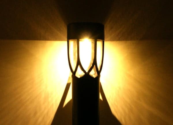 Aurinkokennoinen puutarhavalaisin 7x40cm Lämmin LED-valo hämärätunnistimella