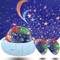 Miniatyrbillede 1 af 7: Bomclap Star Projector Natlys til børn – 3 temaer, 360° rotation, sengelampe med stjernehimmel
