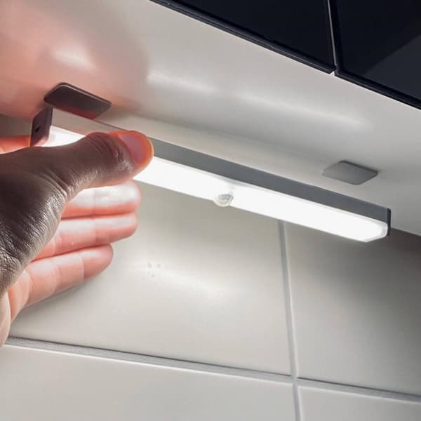Trådlös Spotlight LED-belysning med Magnet (uppladdningsbar)