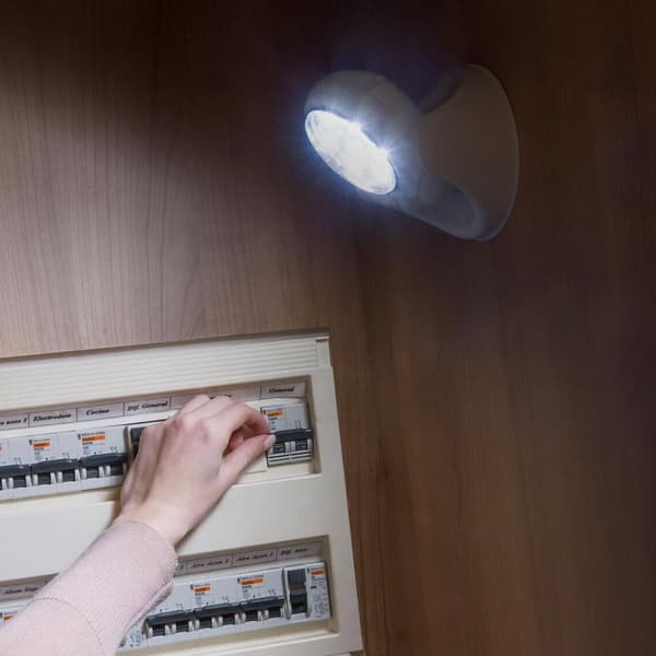 LED-lampe med bevægelsessensor - Batteridrevet