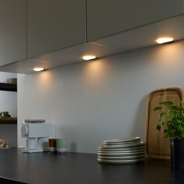 Loevschall Polaris Square, rund lampe, lys under køkkenskabe, bevægelsessensor, skjult montering, komplet monteringssæt, CRI-værdi 90+