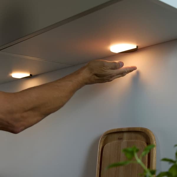Loevschall Polaris Square, rund lampe, lys under køkkenskabe, bevægelsessensor, skjult montering, komplet monteringssæt, CRI-værdi 90+