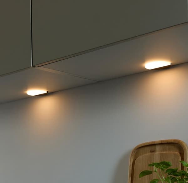 Loevschall Polaris Square, rund lampe, lys under køkkenskabe, bevægelsessensor, skjult montering, komplet monteringssæt, CRI-værdi 90+