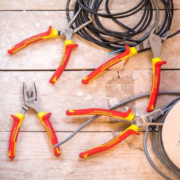 STANLEY Låda med 4 isolerade tång 1000V 4-84-489 Chrome Head - Rostfritt stål - Bi-Material Handtag certifierad vid 1000V
