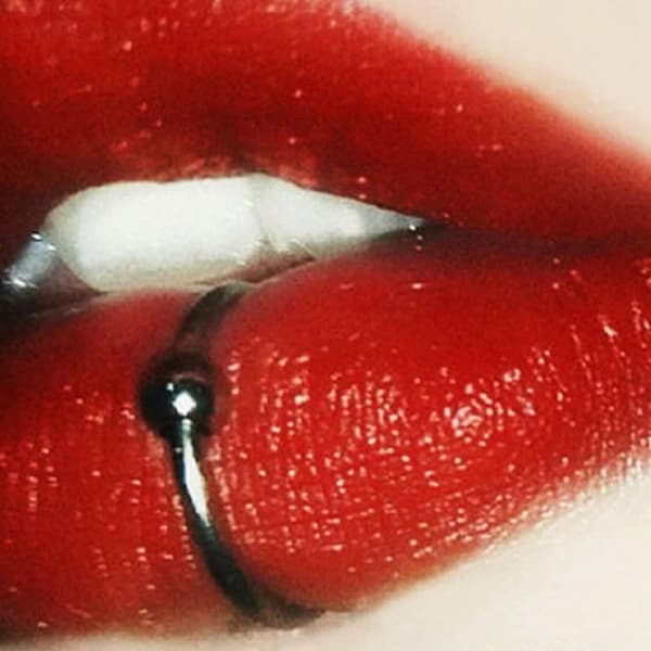 Fakepiercing av Rostfritt Stål - 8 mm - Svart