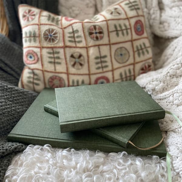 Notatbok A4 Linjert Khaki Green Paperstyle