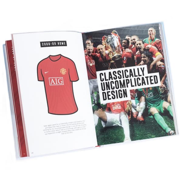 Manchester United FC Classic Kit Book