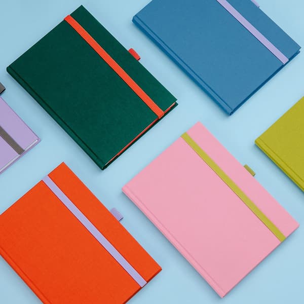Oppbevaringslomme med elastisk bånd og pennholder - Patch Pocket Fango Semikolon