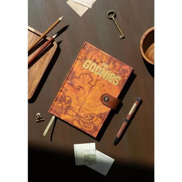 CARNET PREMIUM A5 MED PEN PROJEKTOR DIE GOONIES