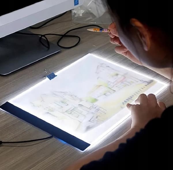 A4 LED-OPLYST TAVLE TIL SKITSER, BÆRBAR TEGNING