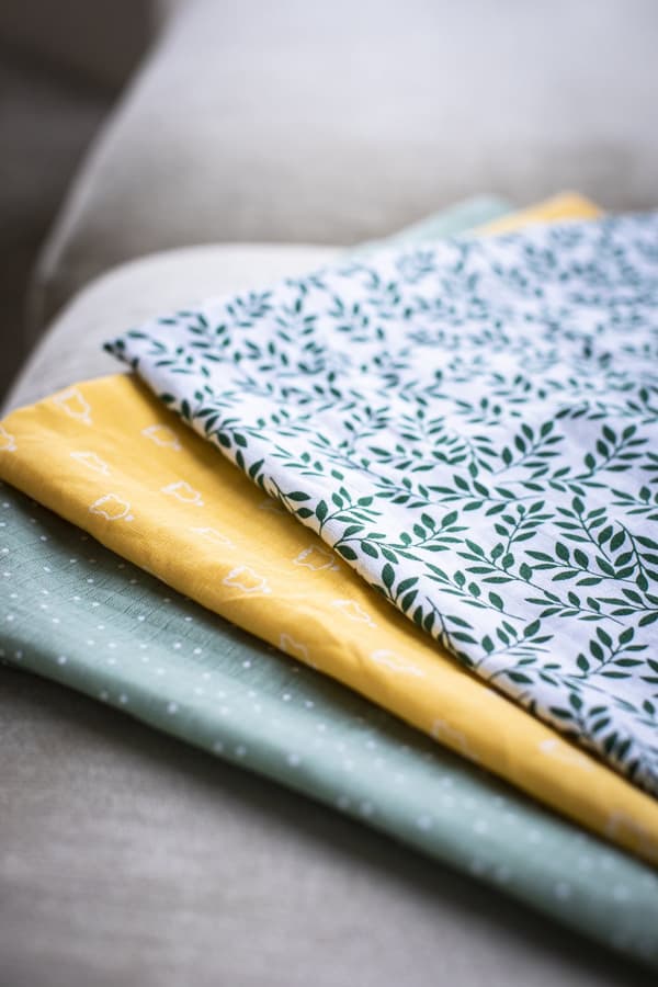 VULLI colored swaddles set SOPHIE LA GIRAFE, 4 pcs. 70x70 cm, 850800