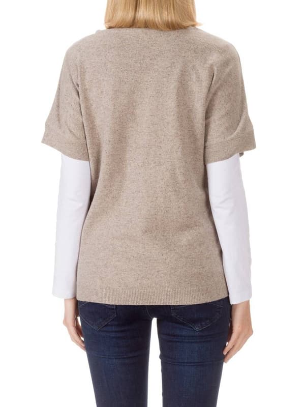Damebluse med korte ærmer, beige navle, graviditet