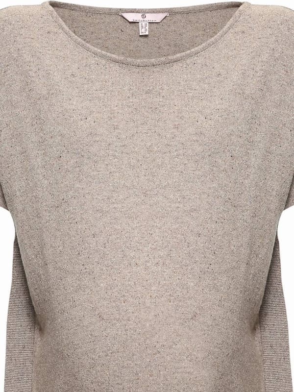 Damebluse med korte ærmer, beige navle, graviditet