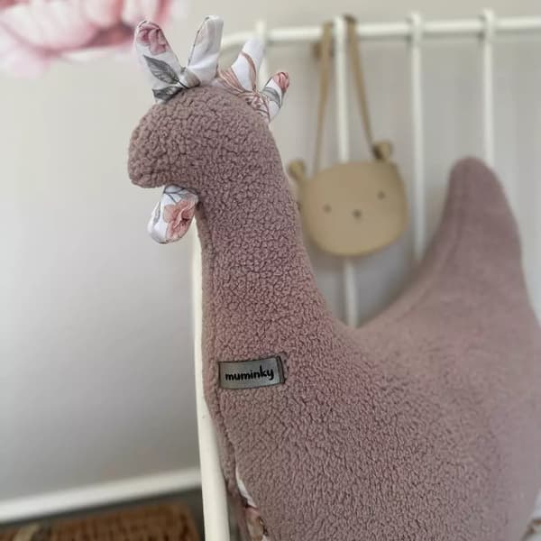 Vaaleanpunainen Kura Rat -tyyny