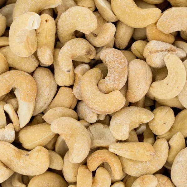 Paahdettuja suolattuja cashewpähkinöitä 500 g